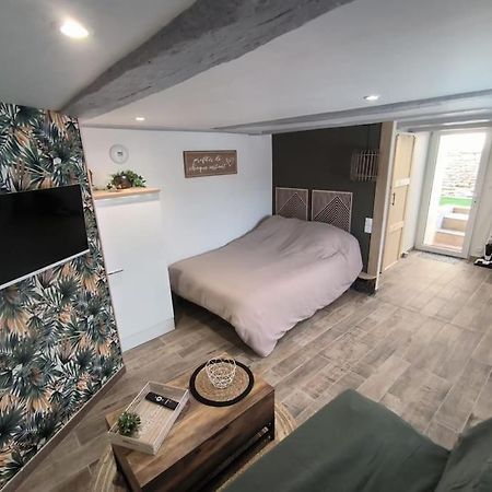La Porte Bleue Neuville-du-Poitou Extérieur photo