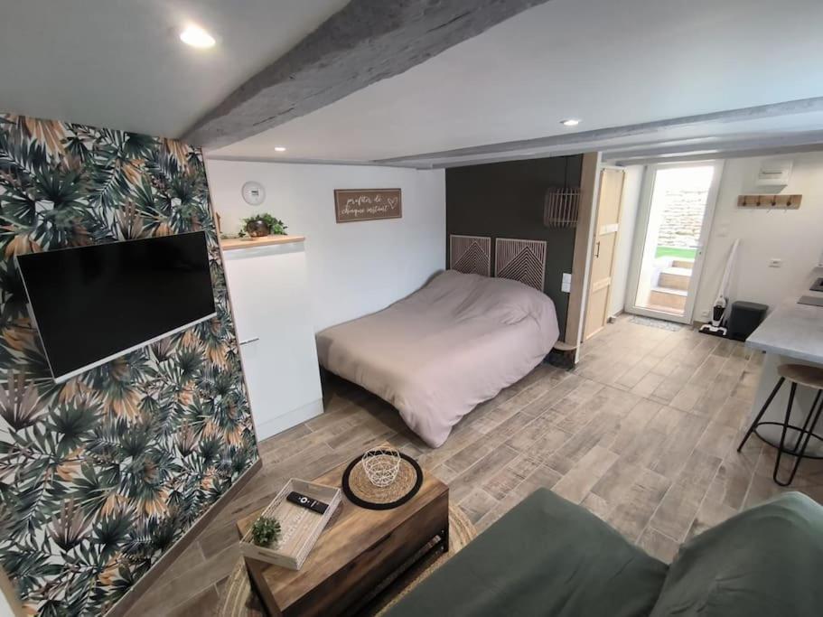 La Porte Bleue Neuville-du-Poitou Extérieur photo